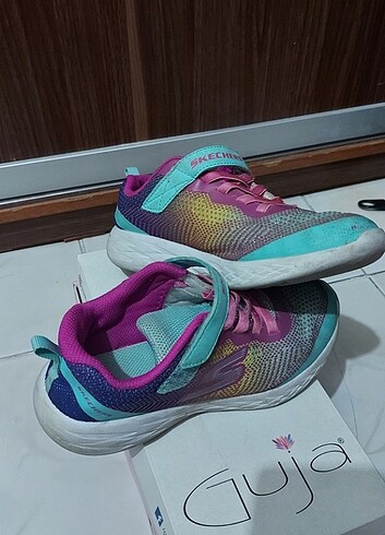 Skechers