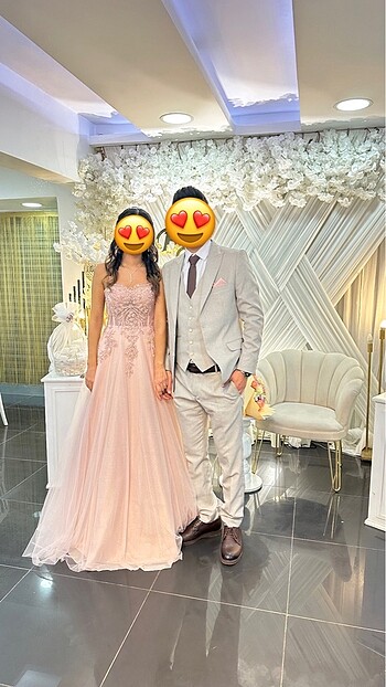 Nişan elbisesi