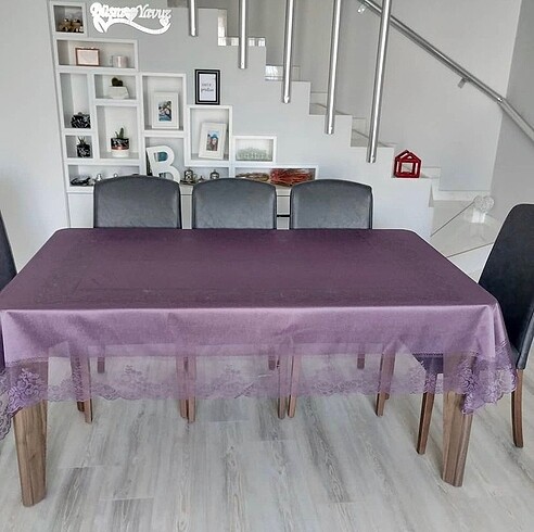 Zara Home Mor Dantelli Masa Örtüsü (160x220cm)