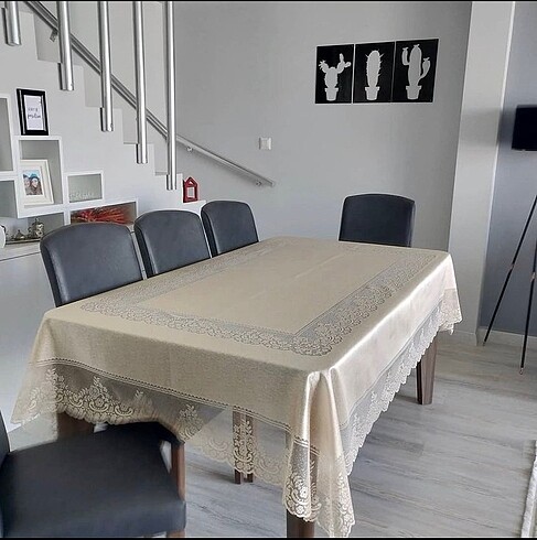 Bej Dantelli Masa Örtüsü (160x220cm)