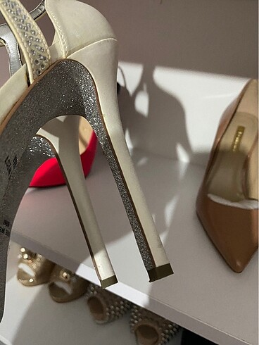 37 Beden beyaz Renk Nine west saten