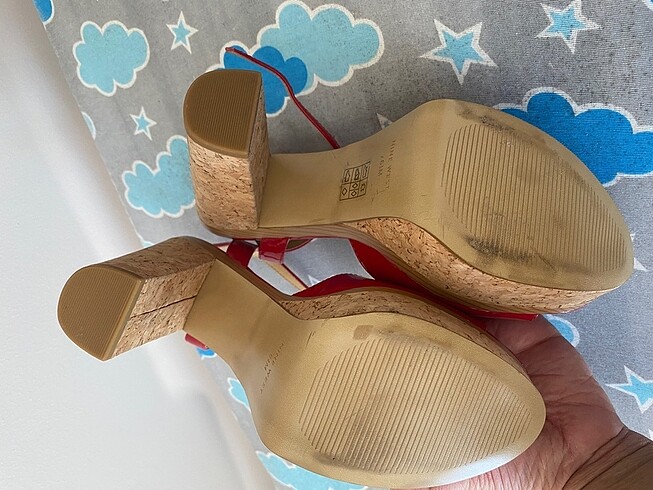 37 Beden kırmızı Renk Nine west rugan dolgu mantar topuk