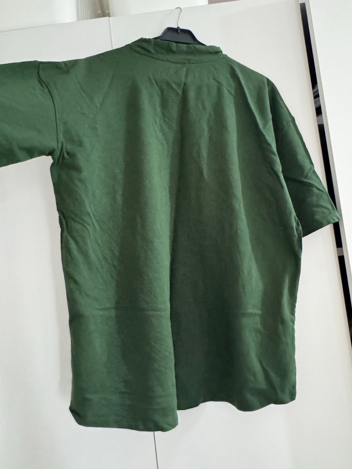 Yeşil Yüksek Yakalı Keten Kadın Tişört - Görsel 4