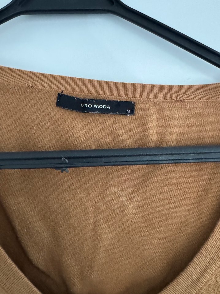 V Yaka Bej Kadın Süet Kazak - Görsel 2