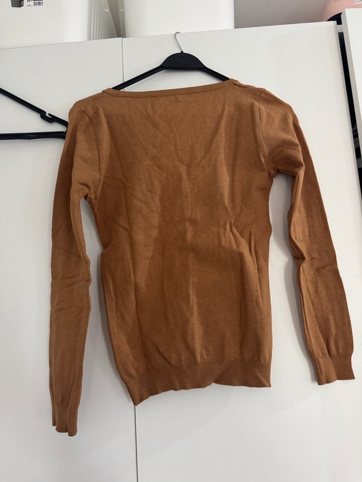 V Yaka Bej Kadın Süet Kazak - Görsel 3