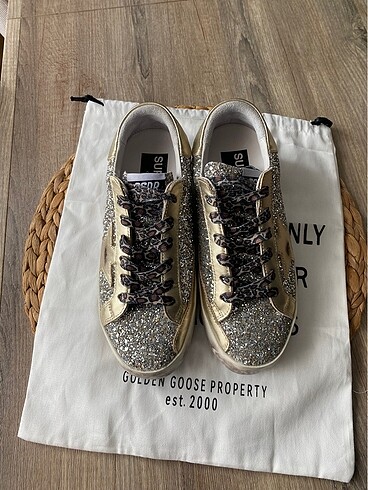 Golden Goose Deluxe