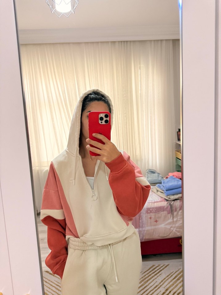 Pastel Pembe Ekru Rahat Eşofman Takımı — görsel 3/4