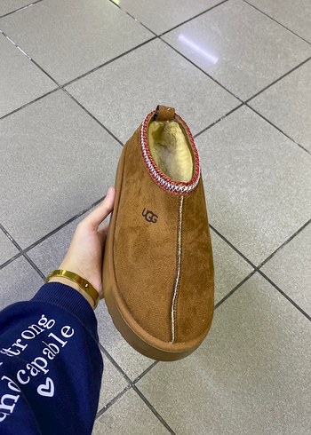 Ugg Ugg terlik