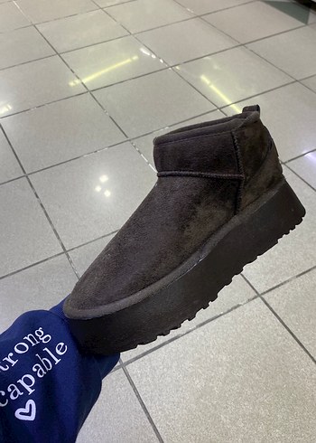 36 Beden Ugg bot