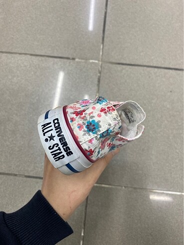 37 Beden beyaz Renk Converse all star
