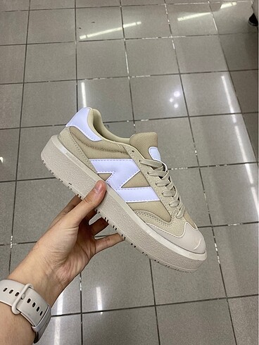 New Balance ct302