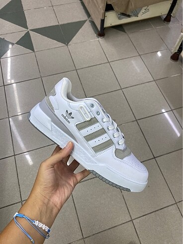 Adidas forum low