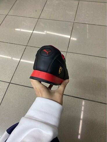 37 Beden siyah Renk Puma spor