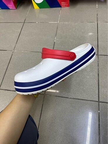 37 Beden Crocs terlik