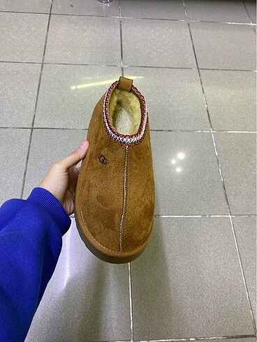 Ugg Ugg terlik