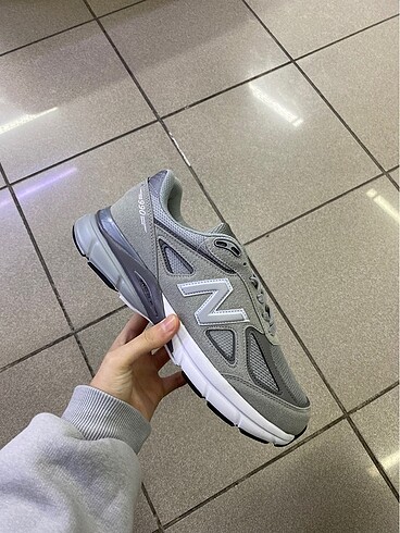New Balance 990