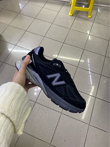 New Balance 990