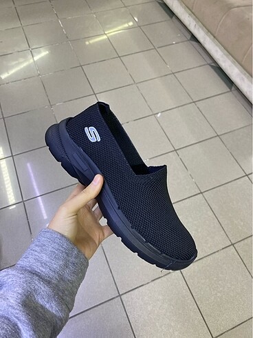 Skechers