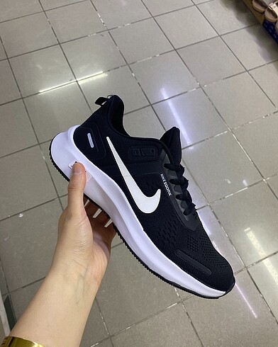 Nike Faylon