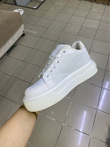 39 Beden Prada Platform