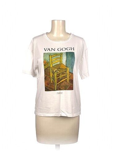 Pull and Bear T-shirt %70 İndirimli.