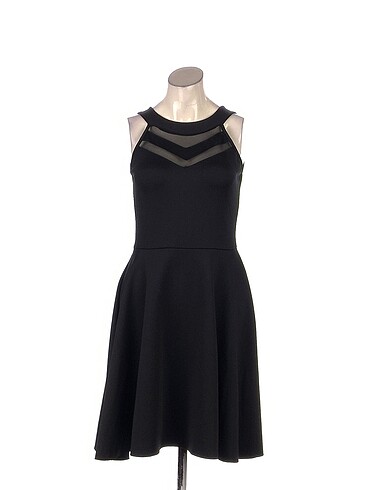 PreLoved Kısa Elbise %70 İndirimli.