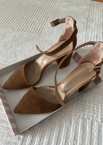 Bej Süet Tokalı Kadın Topuklu Ayakkabı - Görsel 3