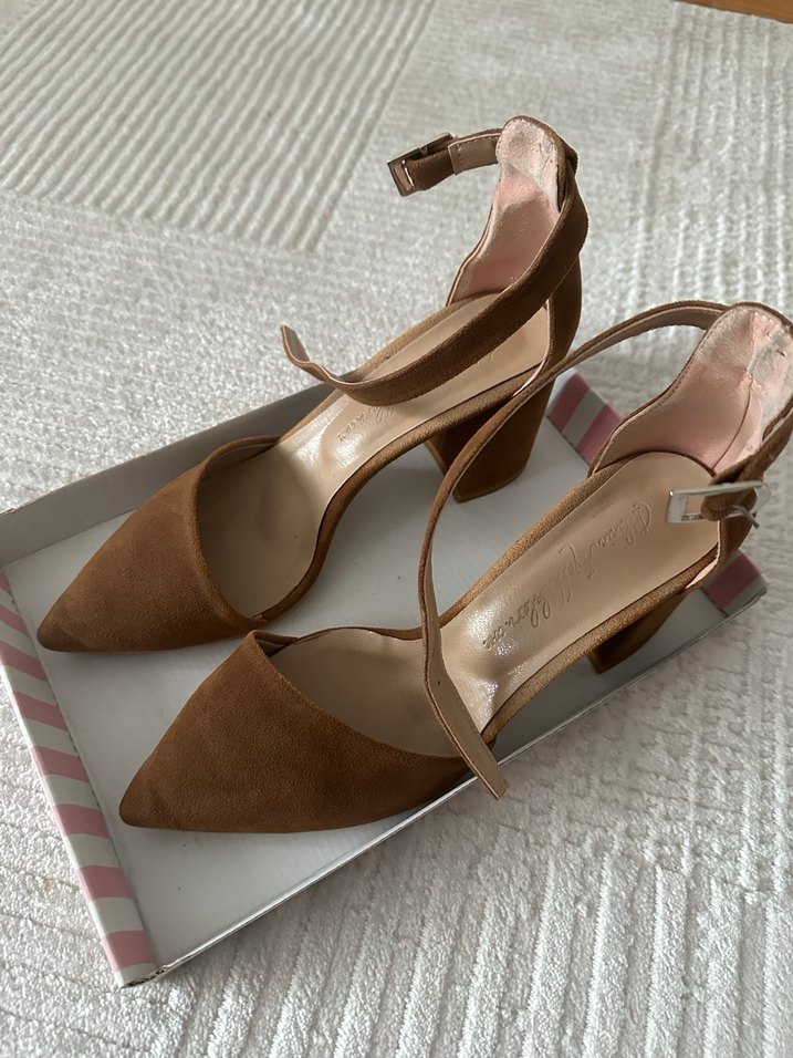 Bej Süet Tokalı Kadın Topuklu Ayakkabı - Görsel 3