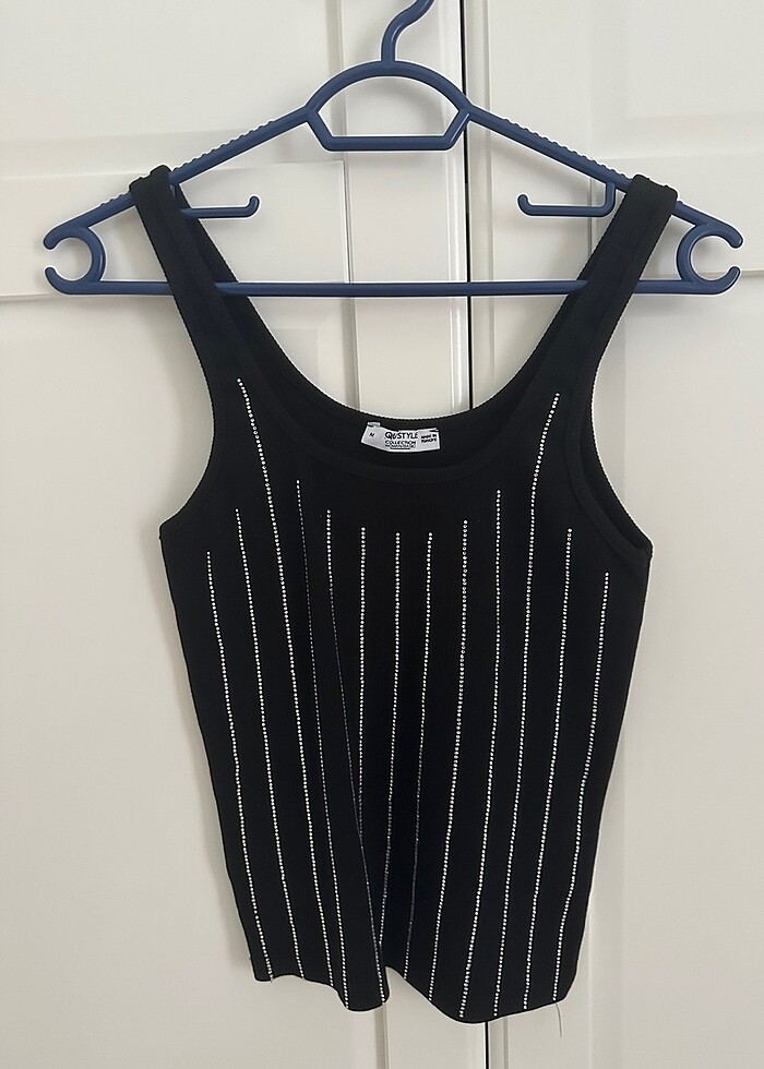 Siyah taşlı bluz - Görsel 2