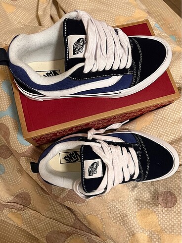 Vans Knu Skool
