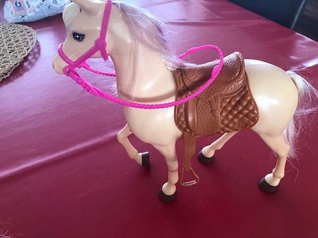  Barbie ve güzel atı oyuncak seti
