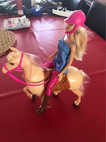 Barbie ve güzel atı oyuncak seti