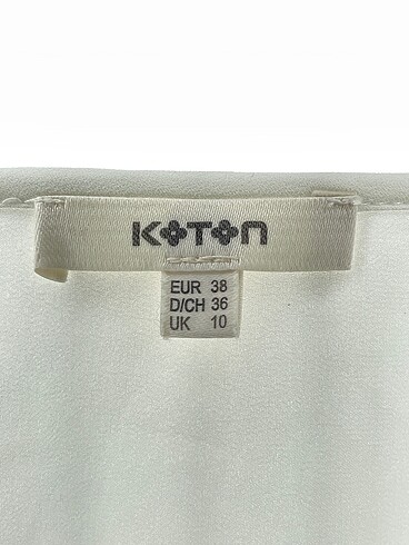 38 Beden beyaz Renk Koton Bluz %70 İndirimli.
