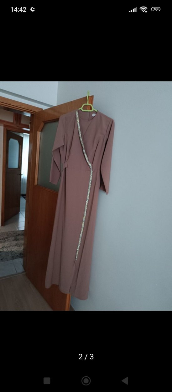 Bej V Yaka Uzun Kollu Uzun Elbise - Görsel 2