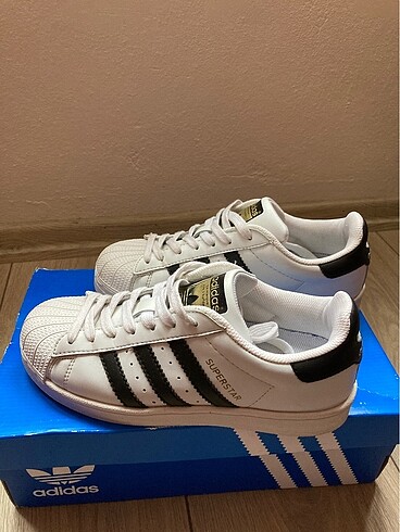 Adidas Superstar