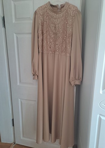 Uzun Kollu Bej İşlemeli Abiye Elbise - Görsel 5