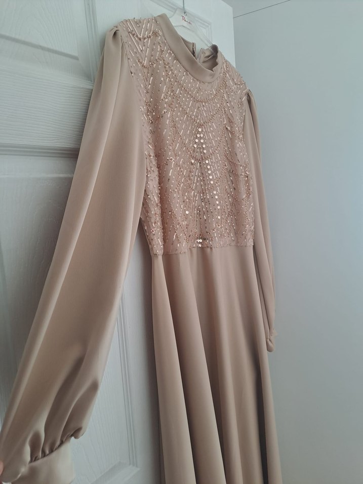 Uzun Kollu Bej İşlemeli Abiye Elbise - Görsel 4