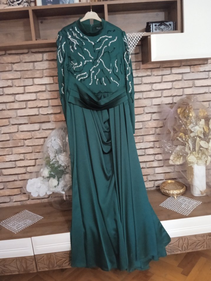 Yeşil İşlemeli Uzun Kollu Abiye Elbise - Görsel 4