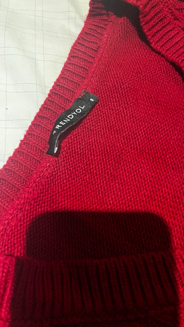 Kırmızı V Yaka Örgü Kadın Kazak - Görsel 2