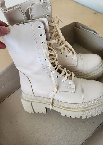 Krem Beyaz Deri Bağcıklı Bot - Görsel 3