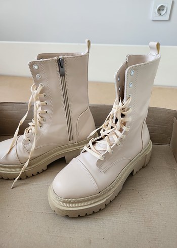 Krem Beyaz Deri Bağcıklı Bot - Görsel 2