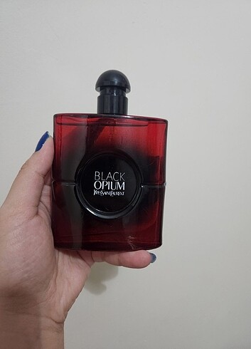 Yves Saint Laurent Black Opium Over Red
