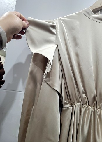 Bej Uzun Saten tesettur abiye Elbise Yüksek Yaka - Görsel 2