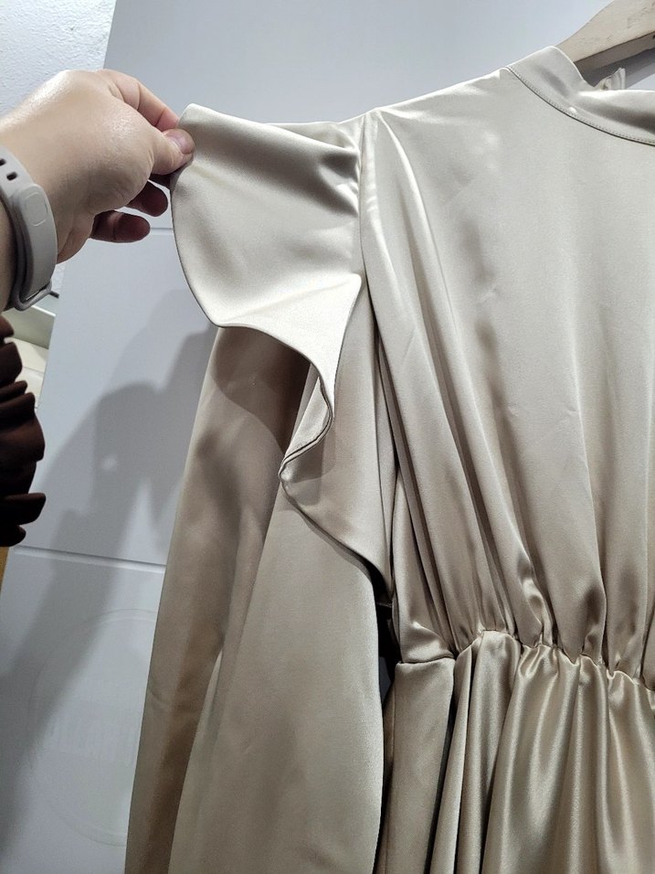 Bej Uzun Saten tesettur abiye Elbise Yüksek Yaka - Görsel 2