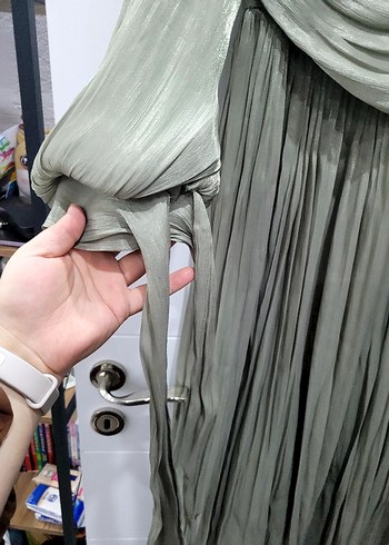 Gri Uzun Keten Drapeli Kadın tesettur abiye Elbise - Görsel 3