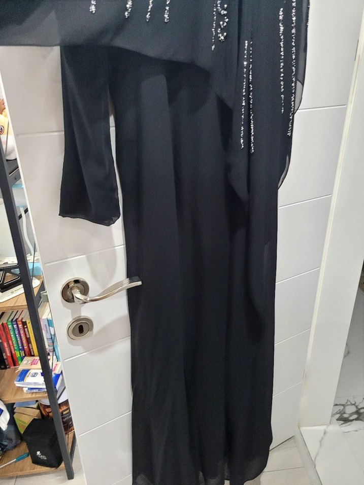 Nakışlı Uzun Siyah Drapeli tesettür abiye elbise - Görsel 4