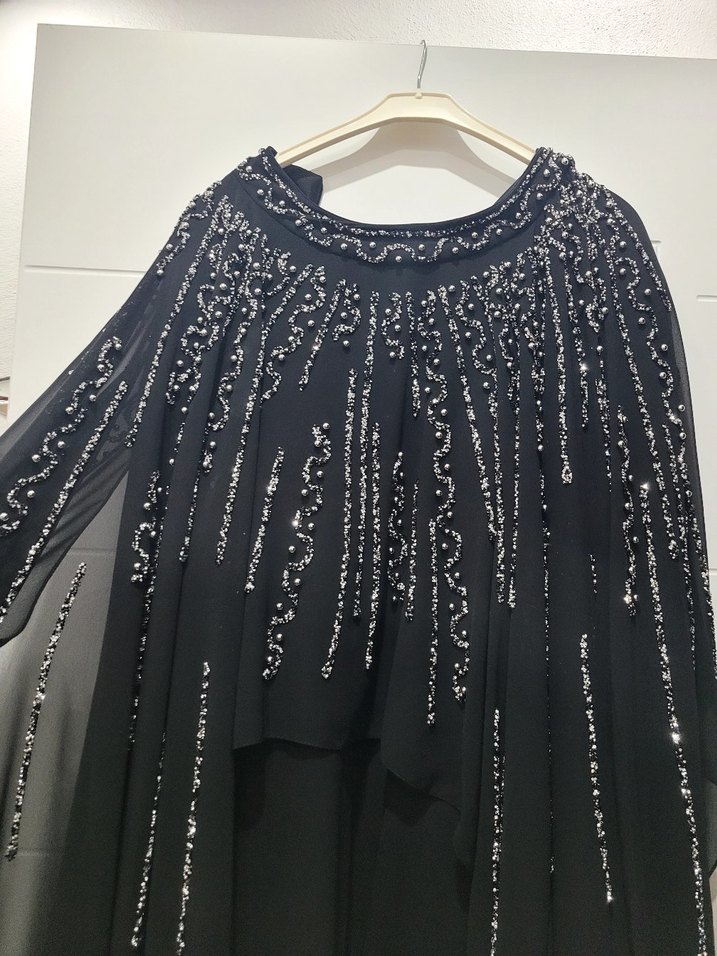 Nakışlı Uzun Siyah Drapeli tesettür abiye elbise - Görsel 5