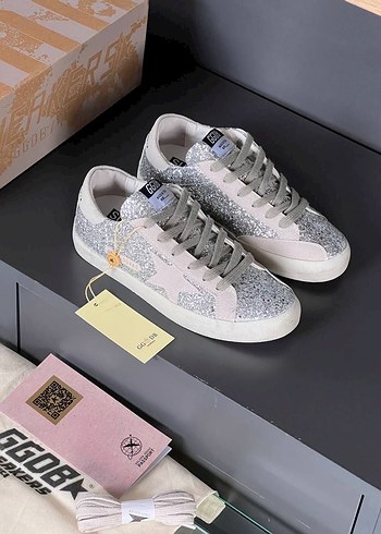 Golden Goose Deluxe 38