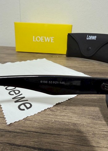 Kadın Siyah Parlak Loewe Güneş Gözlüğü - Görsel 4