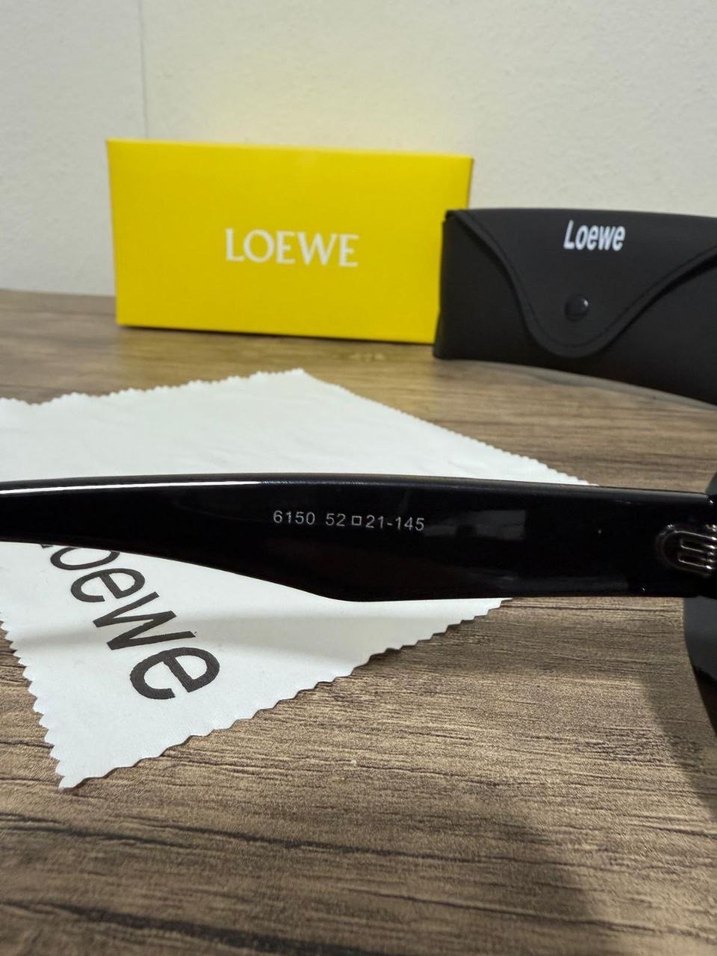 Kadın Siyah Parlak Loewe Güneş Gözlüğü - Görsel 4